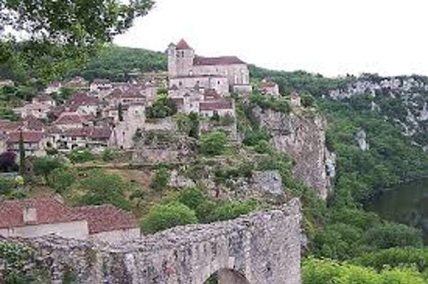 Intiem buitentheater in centrum Lithoijen
