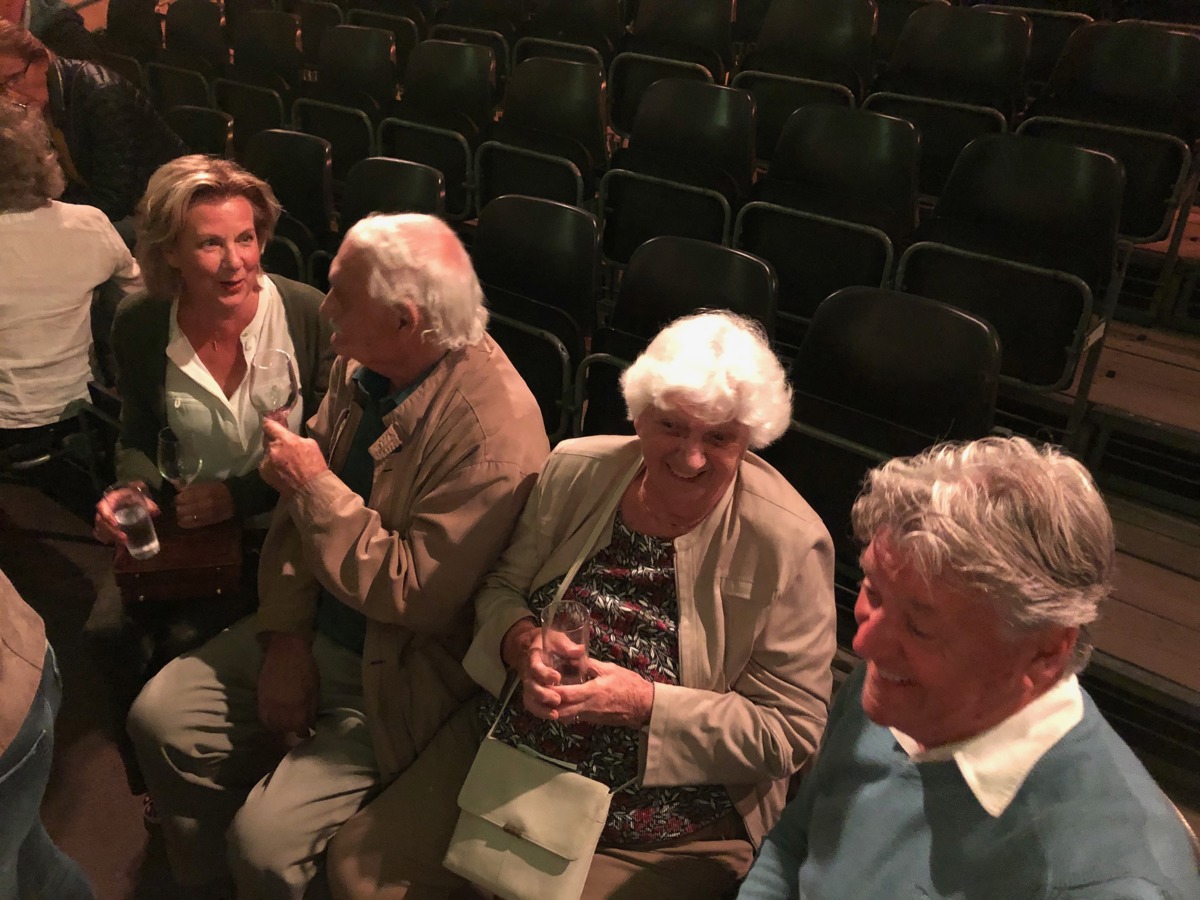 Ginds, tussen de netels