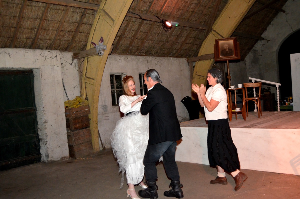 Ginds, tussen de netels