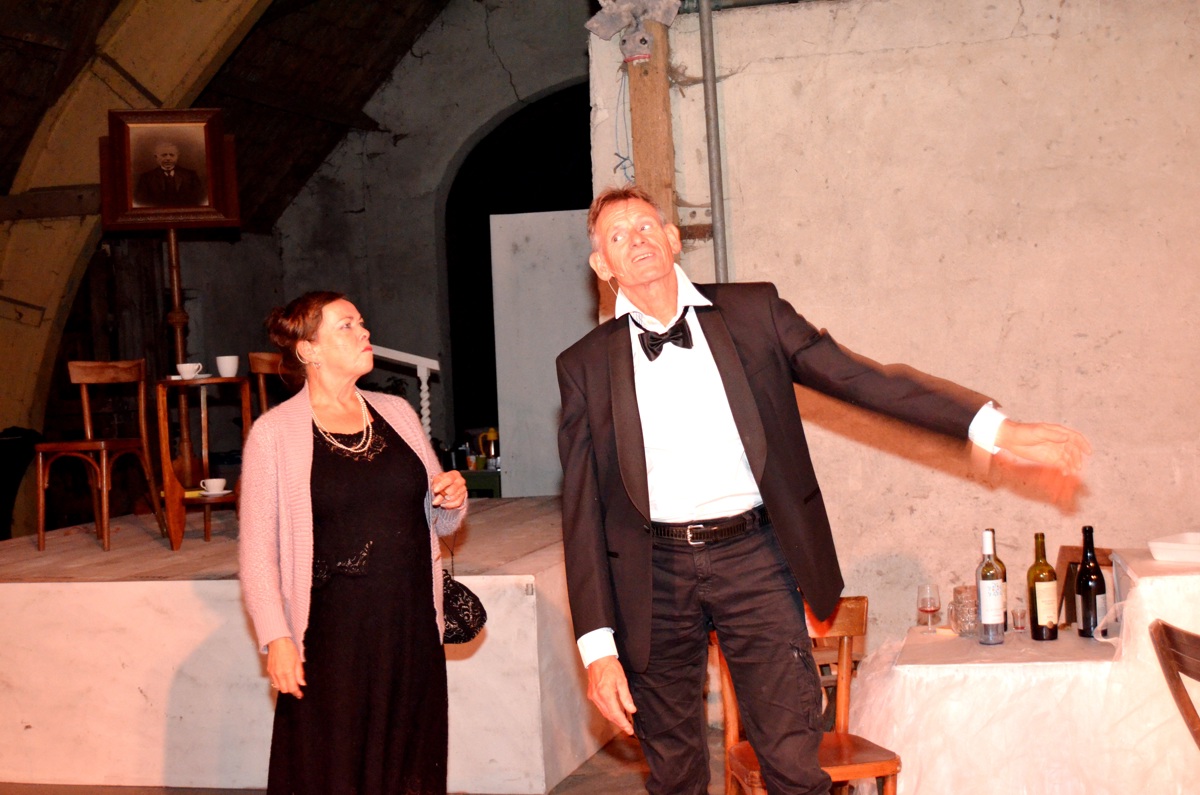 Ginds, tussen de netels