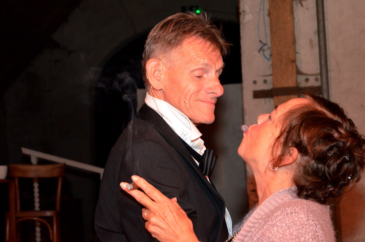 Ginds, tussen de netels