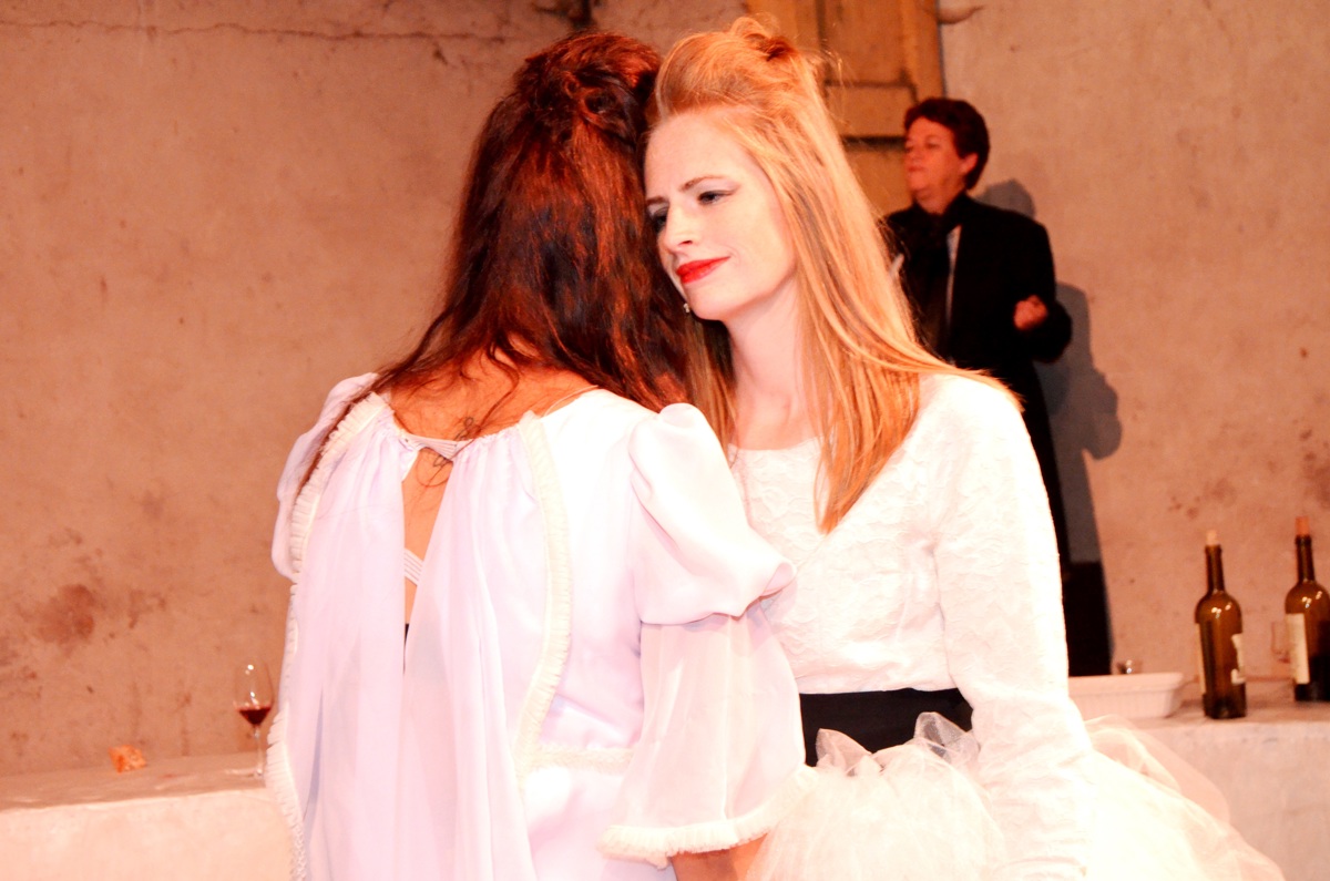 Ginds, tussen de netels