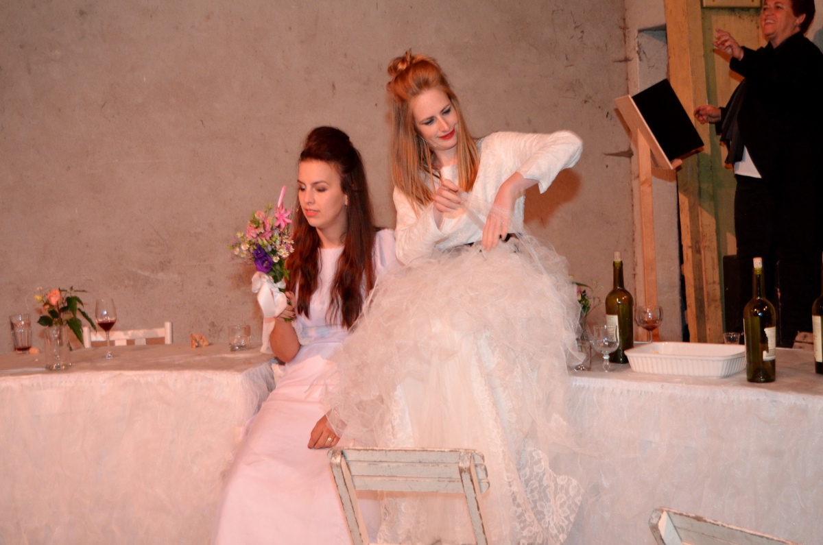 Ginds, tussen de netels