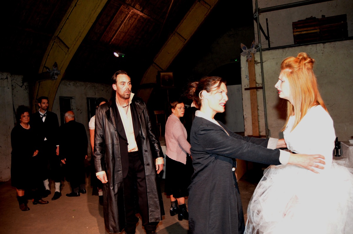 Ginds, tussen de netels