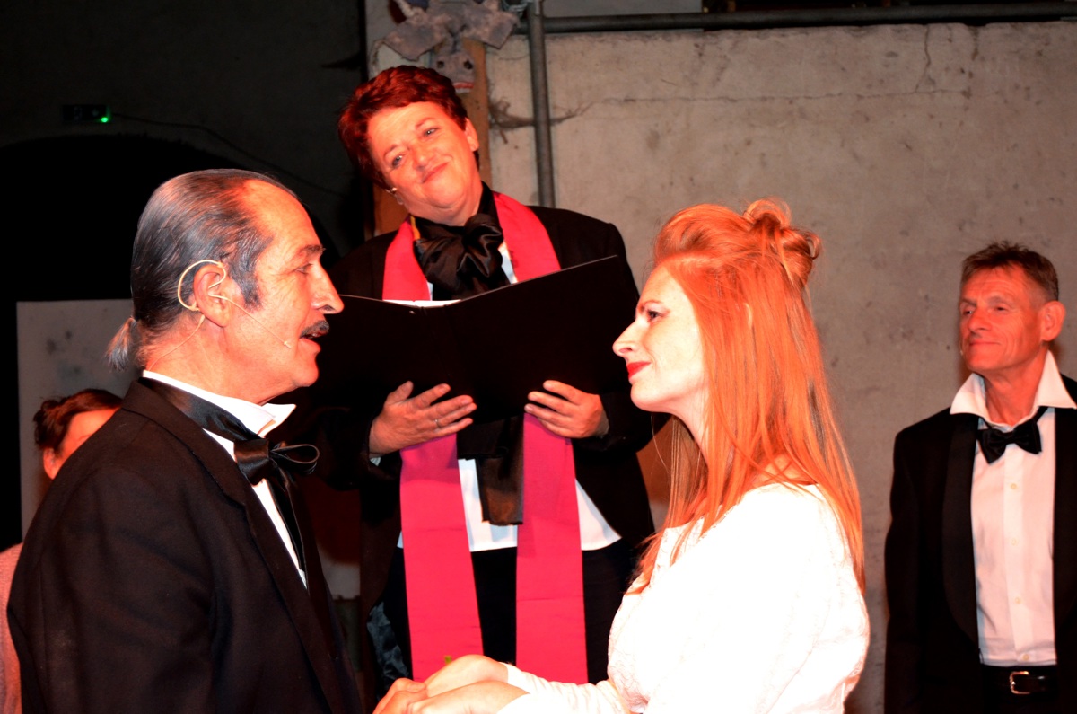 Ginds, tussen de netels