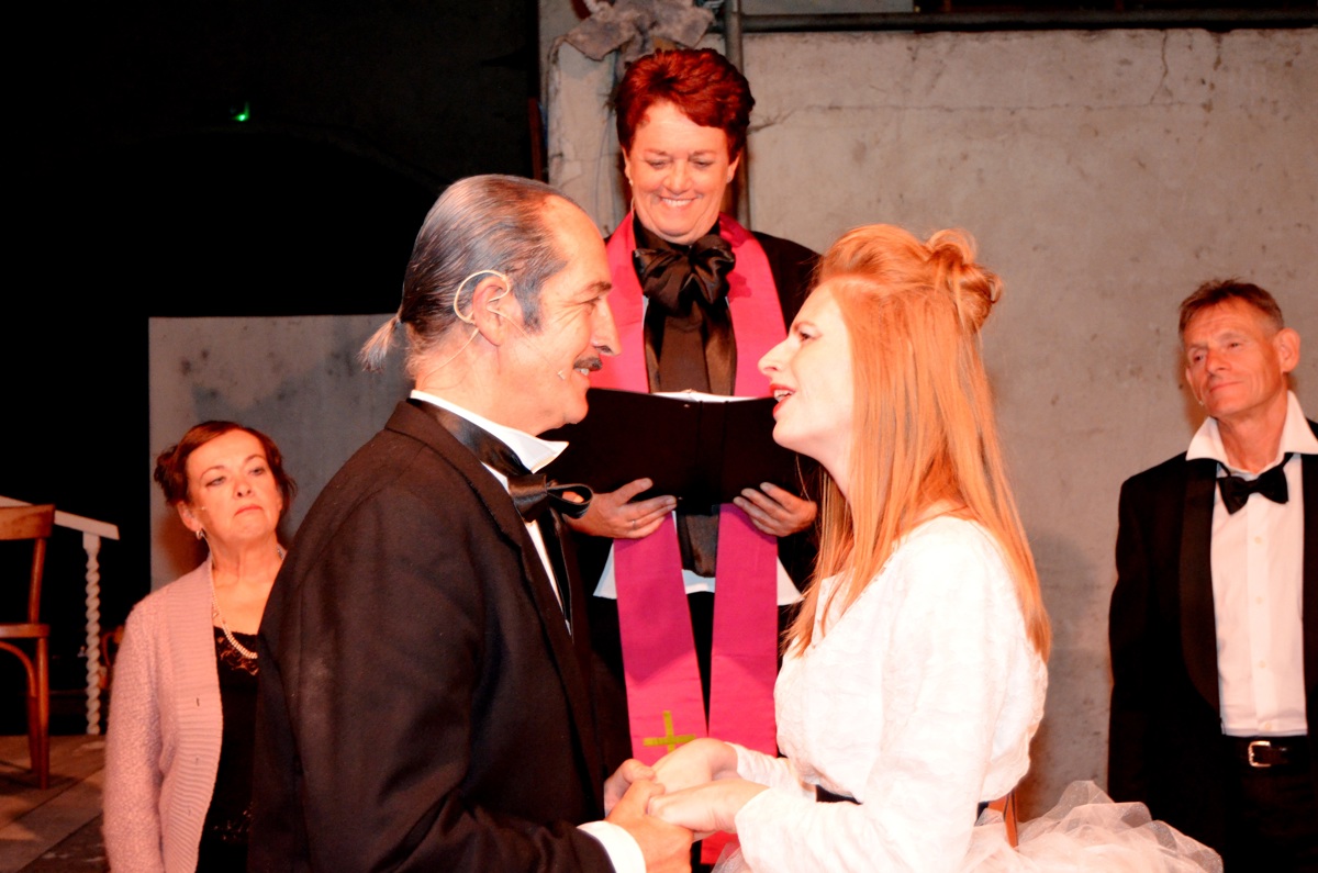 Ginds, tussen de netels