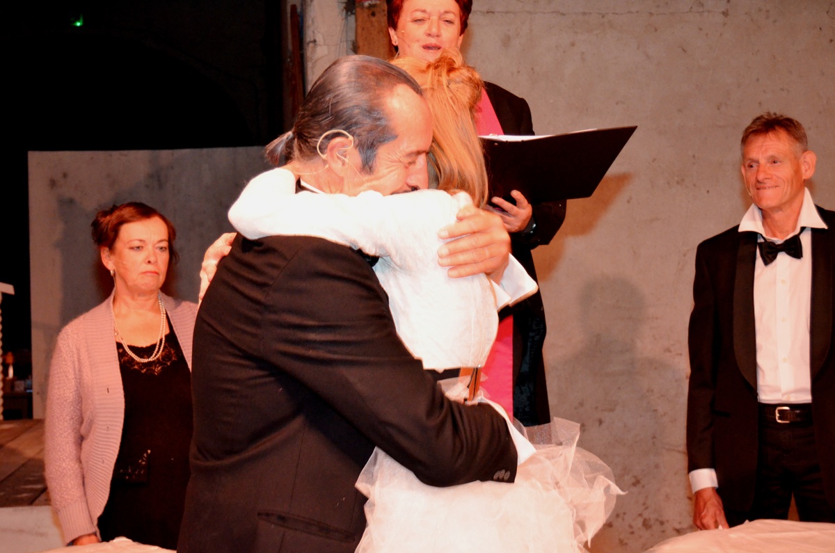 Ginds, tussen de netels