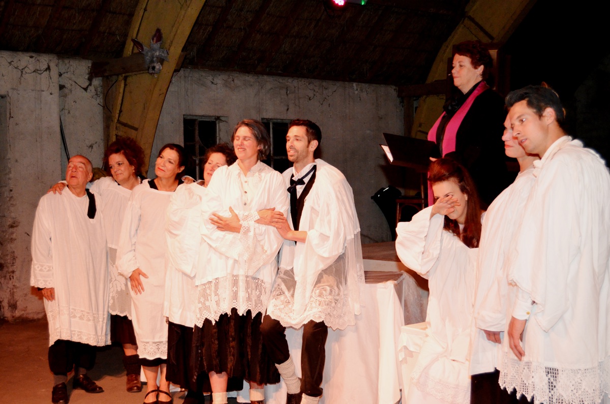 Ginds, tussen de netels