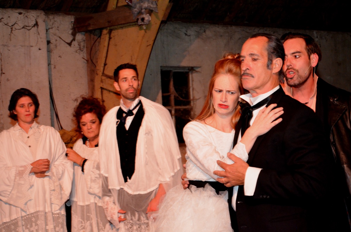 Ginds, tussen de netels