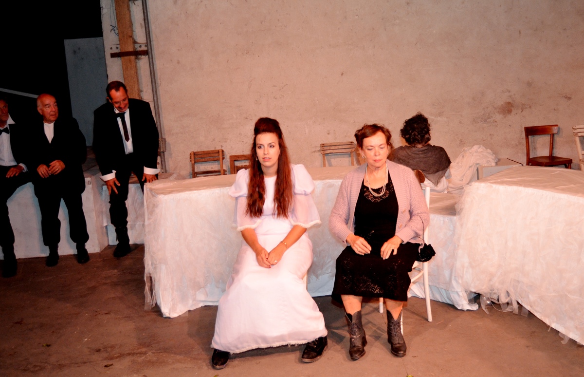 Ginds, tussen de netels