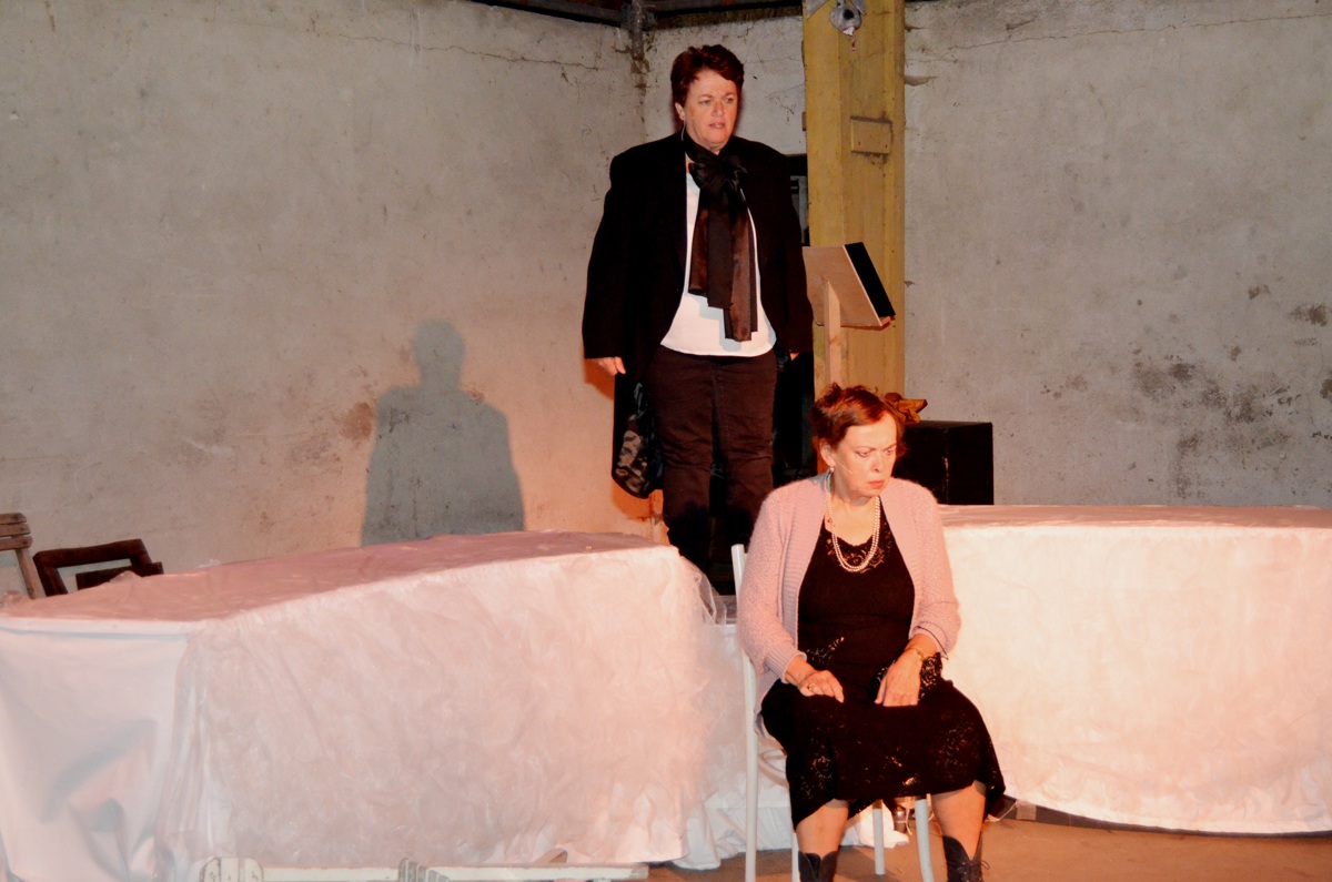 Ginds, tussen de netels