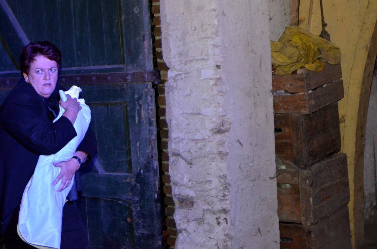 Ginds, tussen de netels