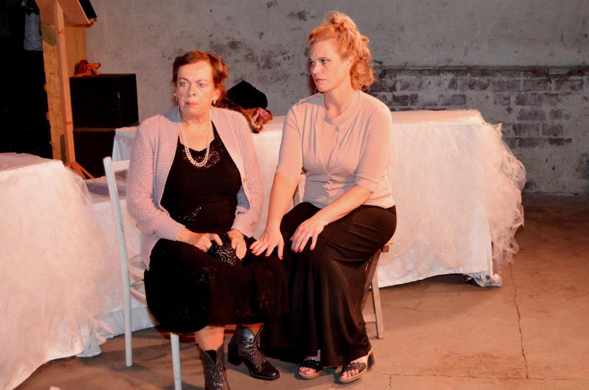 Ginds, tussen de netels