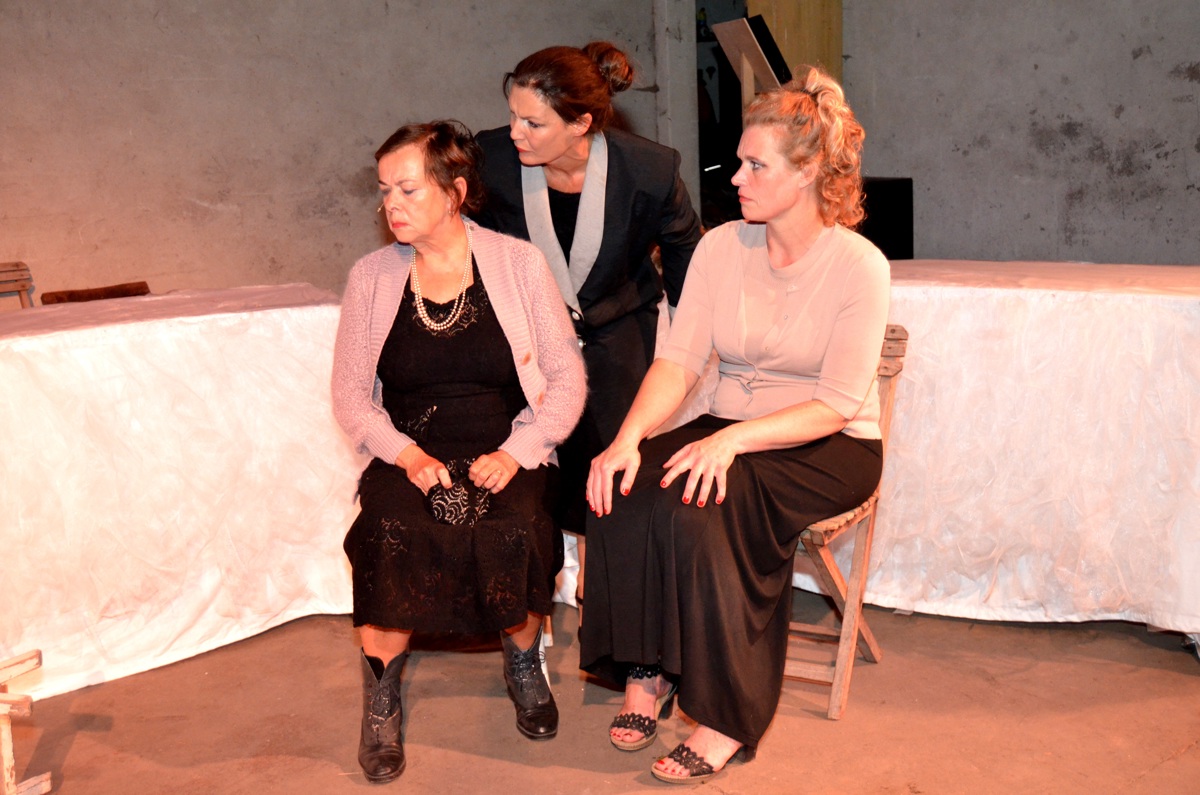 Ginds, tussen de netels