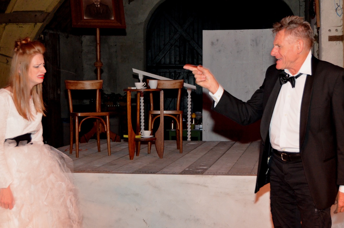 Ginds, tussen de netels