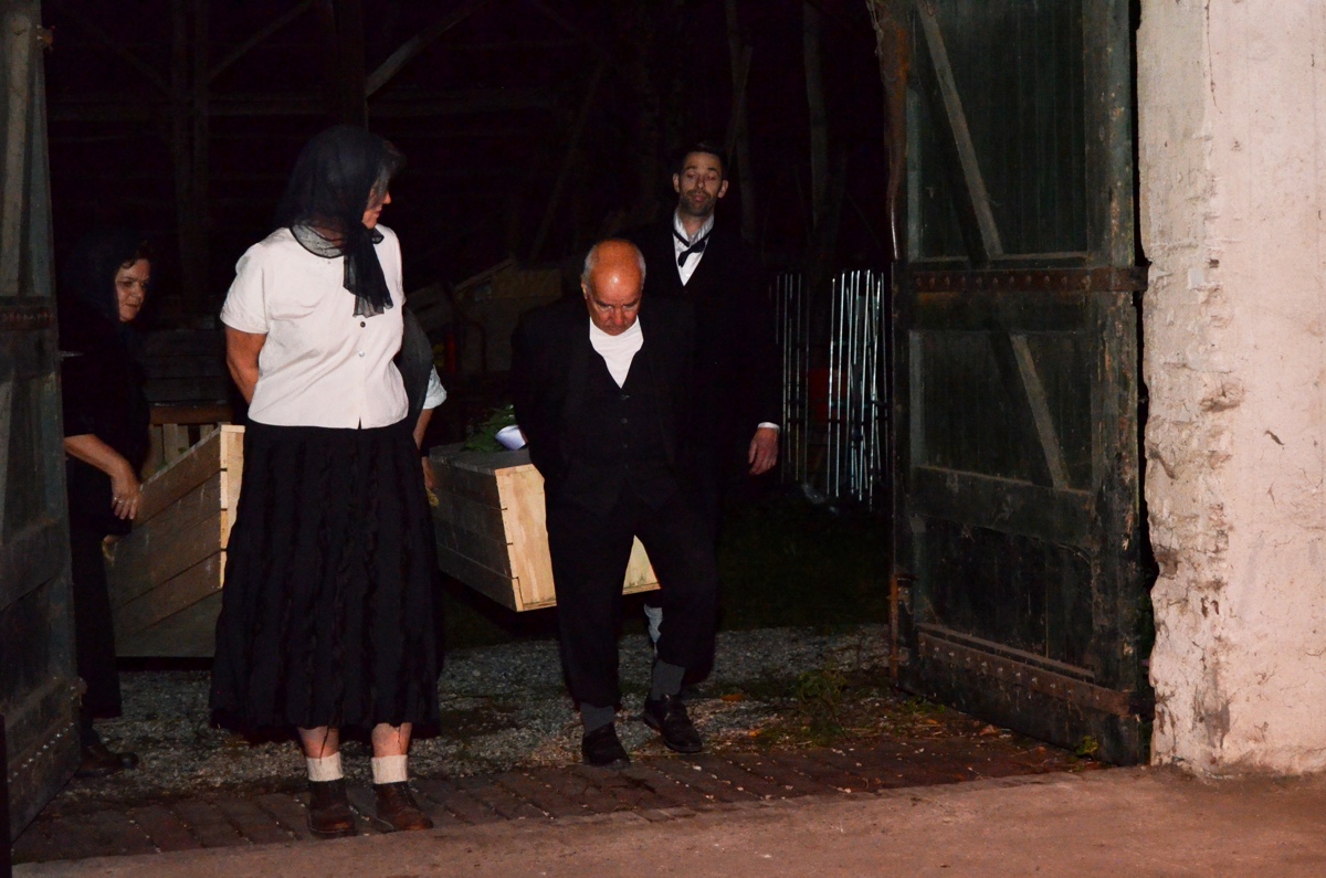 Ginds, tussen de netels