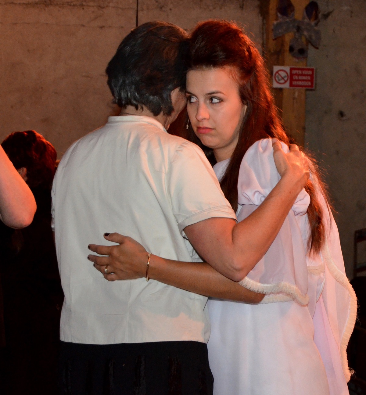 Ginds, tussen de netels