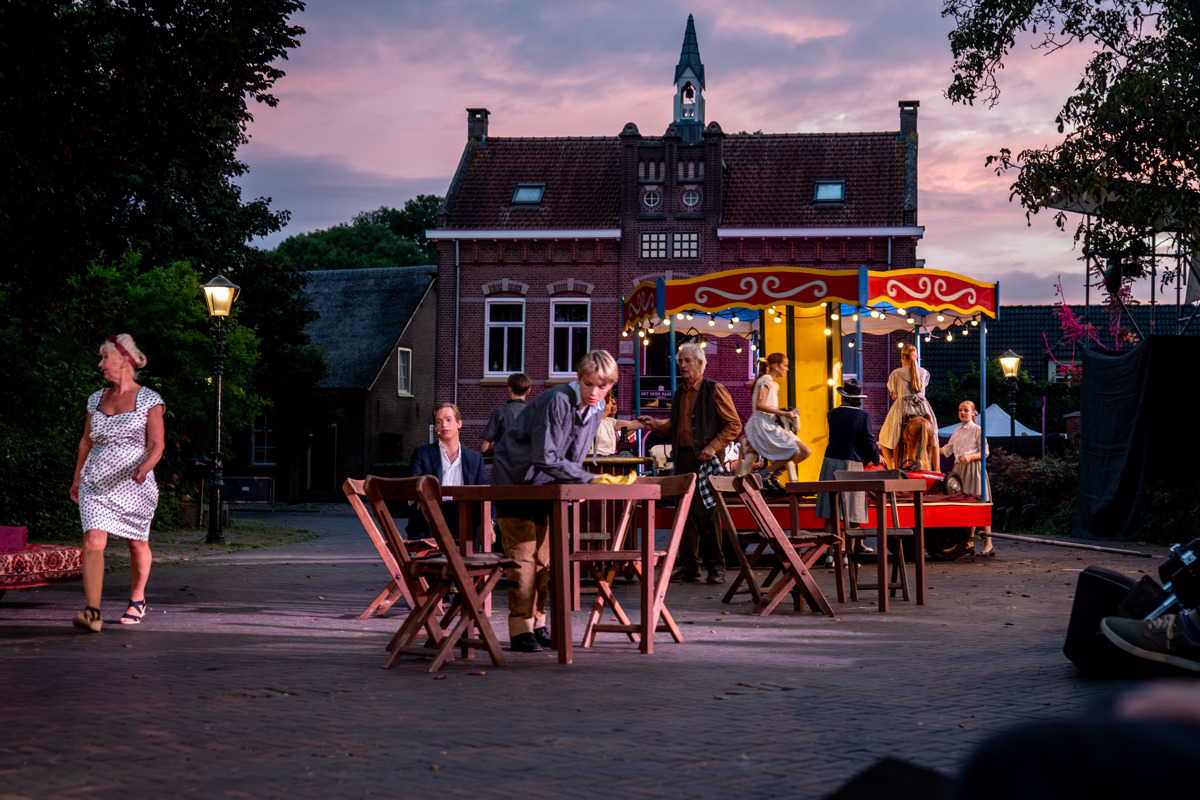 Dorpsgeheimen 100 jaar