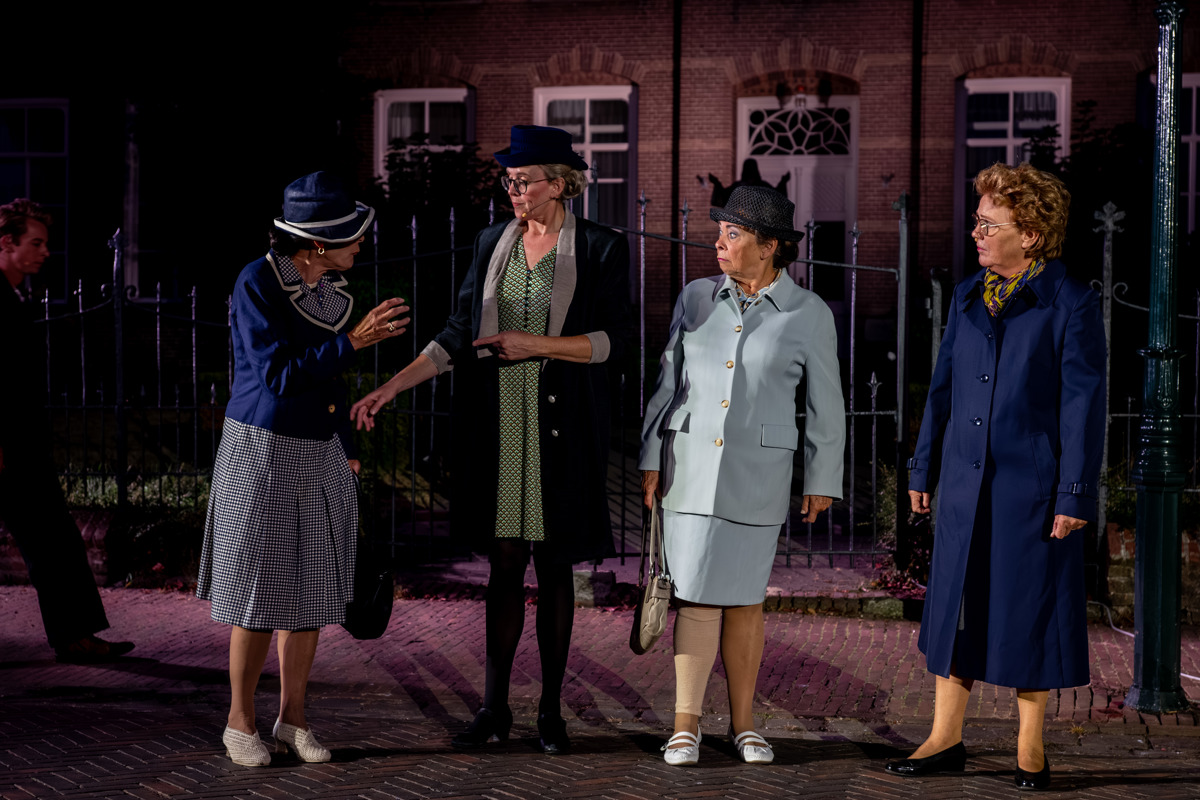 Dorpsgeheimen 100 jaar