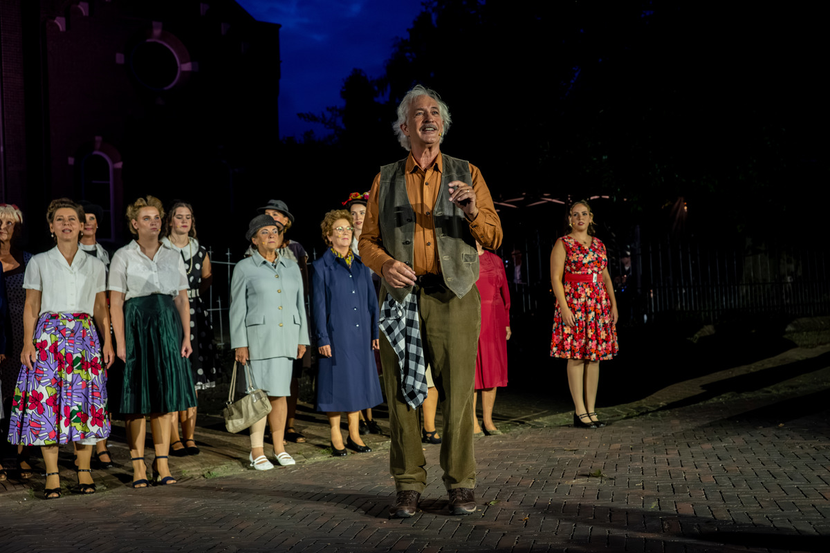 Dorpsgeheimen 100 jaar