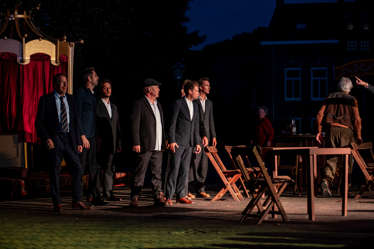 Dorpsgeheimen 100 jaar