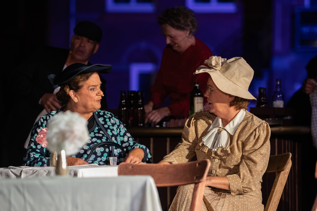 Dorpsgeheimen 100 jaar