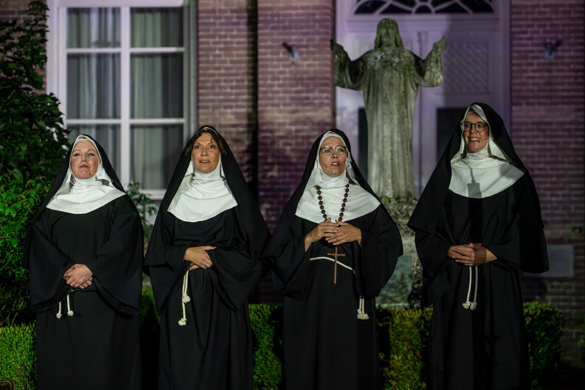 Dorpsgeheimen 100 jaar