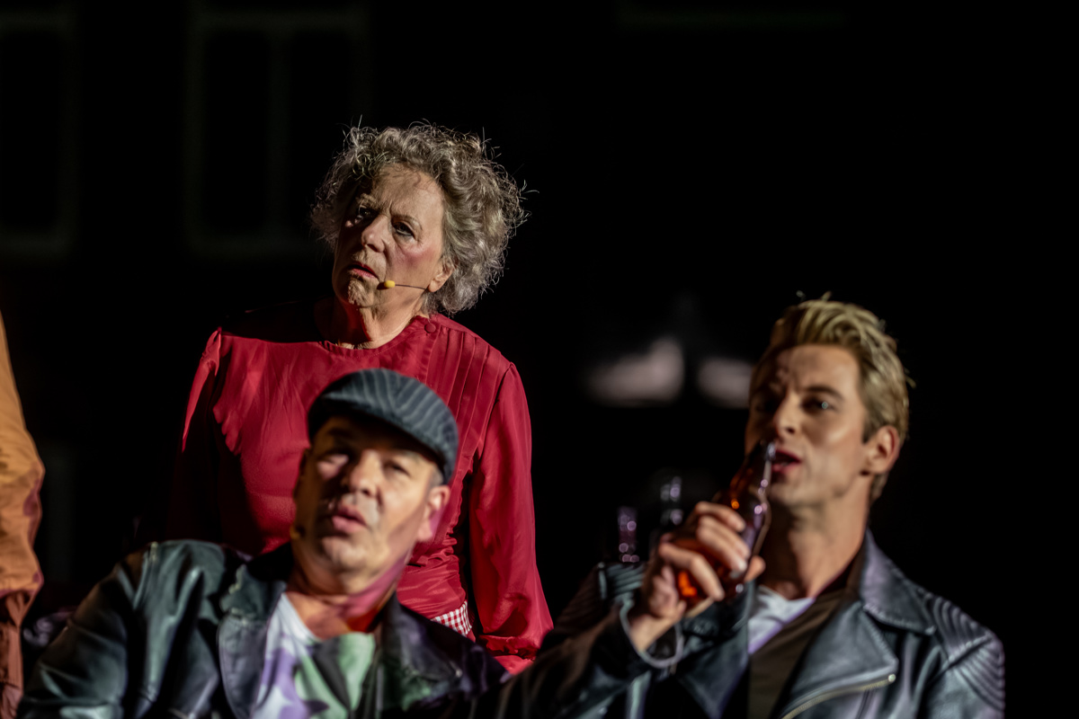 Dorpsgeheimen 100 jaar