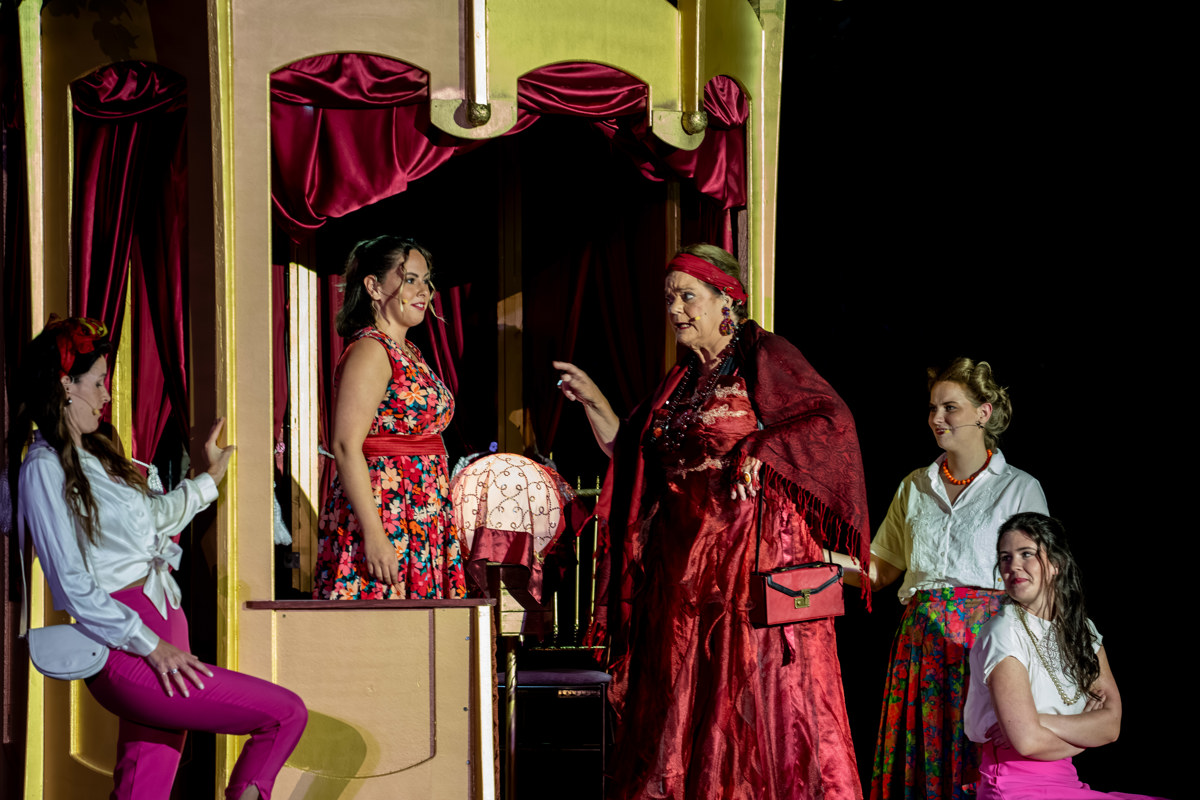 Dorpsgeheimen 100 jaar