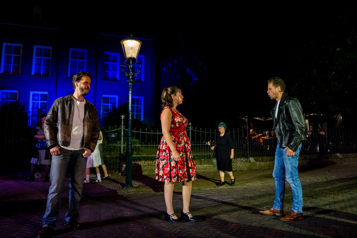 Dorpsgeheimen 100 jaar