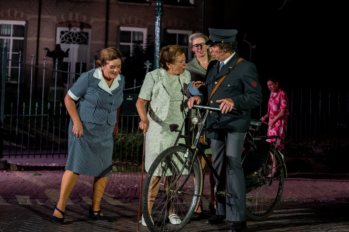 Dorpsgeheimen 100 jaar