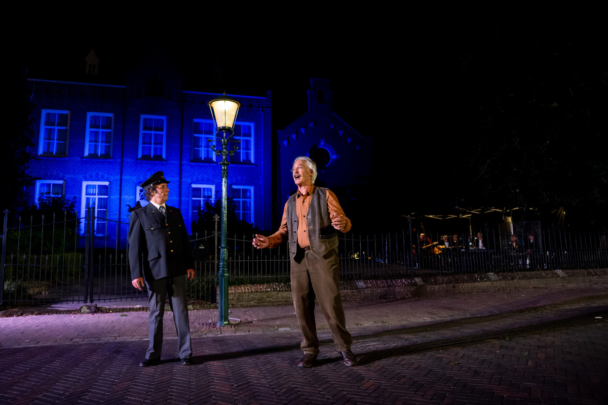 Dorpsgeheimen 100 jaar