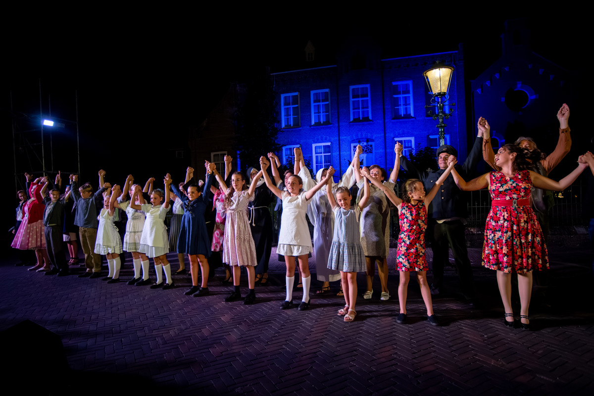 Dorpsgeheimen 100 jaar