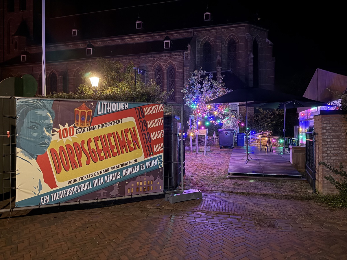 Dorpsgeheimen 100 jaar